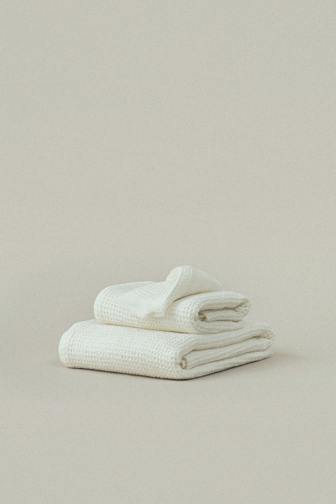Everyday Waffle Towels - 100% Cotton - Bath Towel 30 x 54 in - Beige Warm Oatmeal