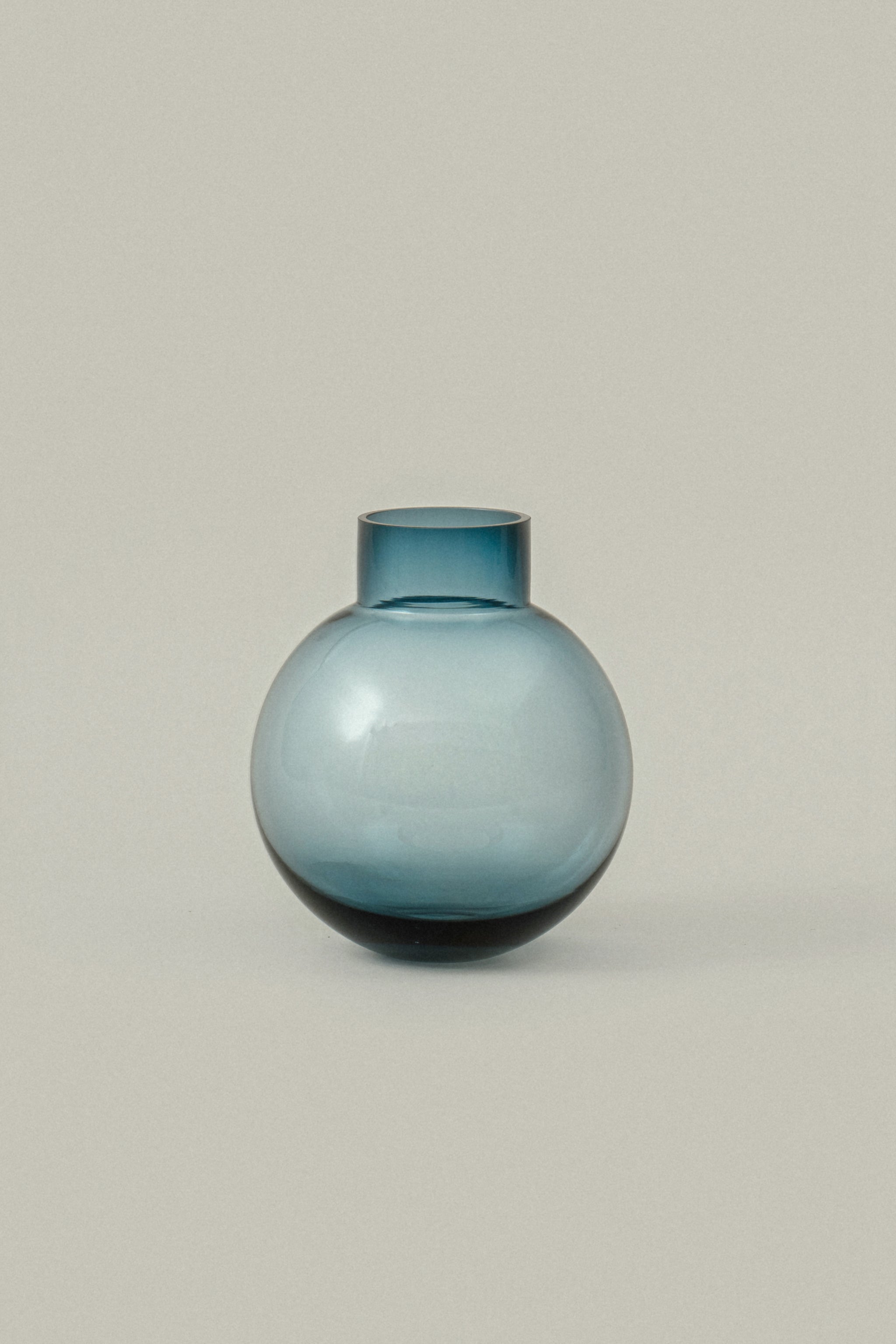 Ball Glass Vase - marine blue